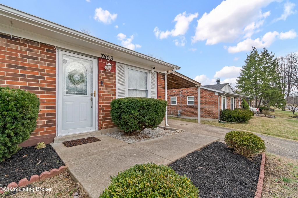 Photo of 7803 Rochelle Rd, Louisville, KY 40228 (MLS # 1707145)