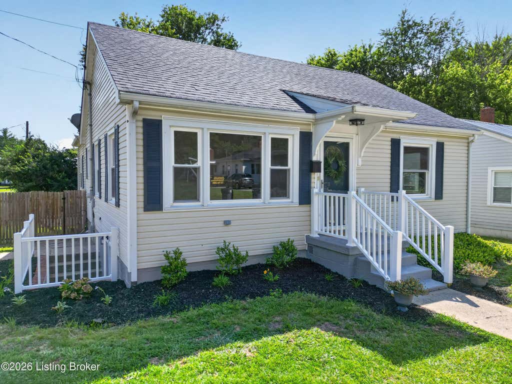 Photo of 116 James St, Elizabethtown, KY 42701 (MLS # 1724425)