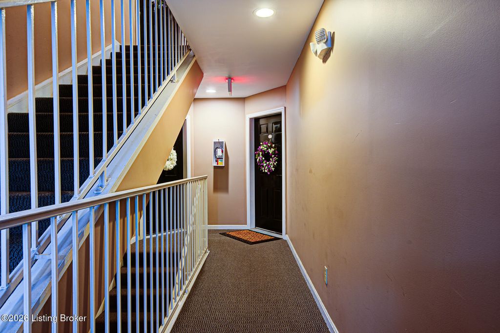 Photo of 2726 Hollywood Terrace #105, Louisville, KY 40206 (MLS # 1711726)