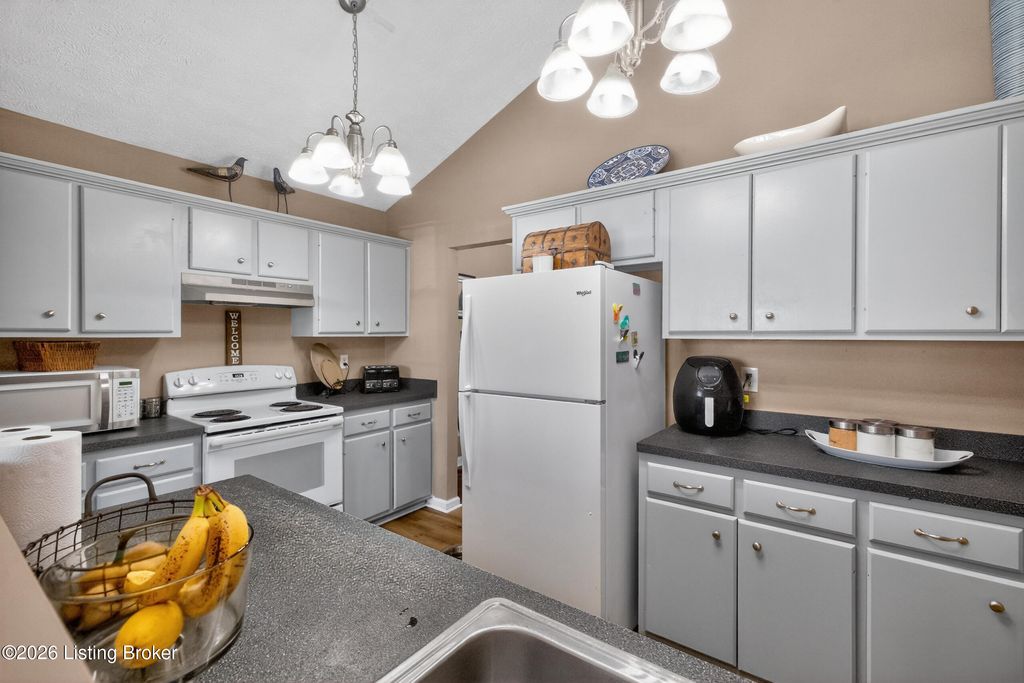 Photo of 1039 River Bend Rd, Frankfort, KY 40601 (MLS # 1716396)