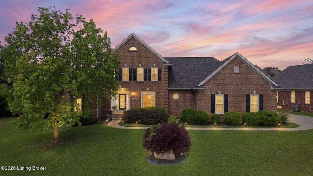 Photo of 7915 Hall Farm Dr, Louisville, KY 40291 (MLS # 1716355)