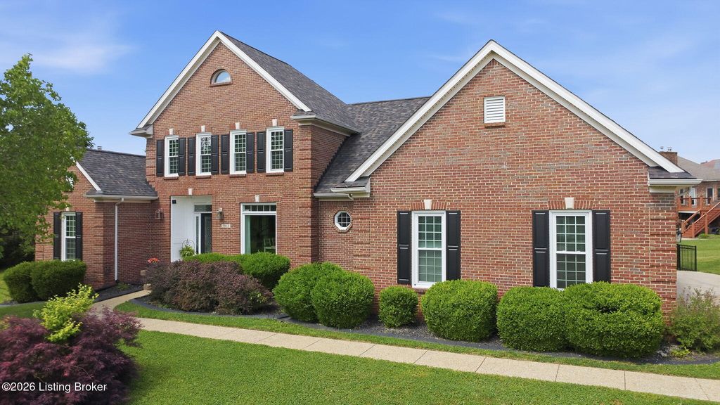 Photo of 7915 Hall Farm Dr, Louisville, KY 40291 (MLS # 1716355)