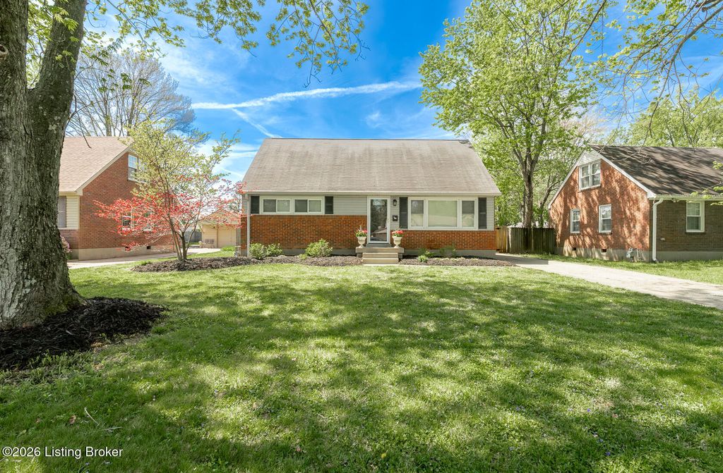 Photo of 2910 Richland Ave, Louisville, KY 40220 (MLS # 1713984)