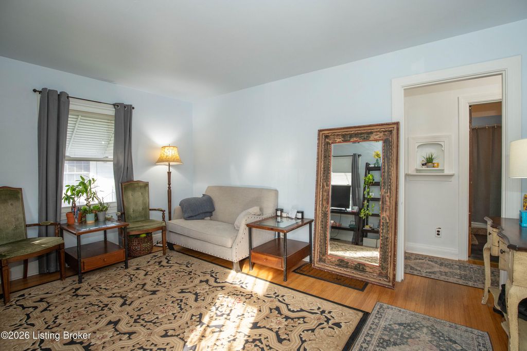 Photo of 4007 Mapleton Ave, Louisville, KY 40215 (MLS # 1707816)