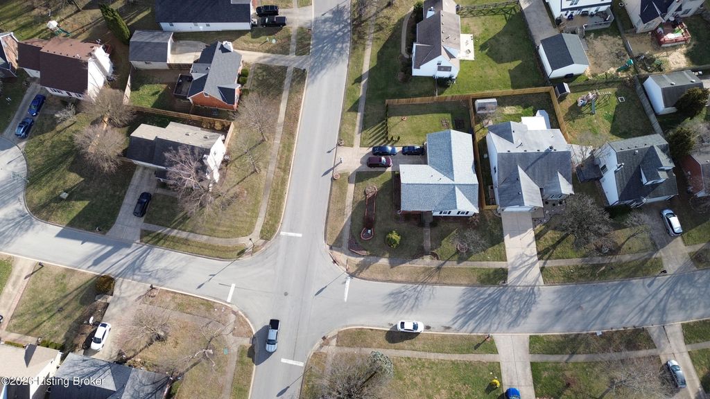 Photo of 10408 Vantage Rd, Louisville, KY 40299 (MLS # 1707303)