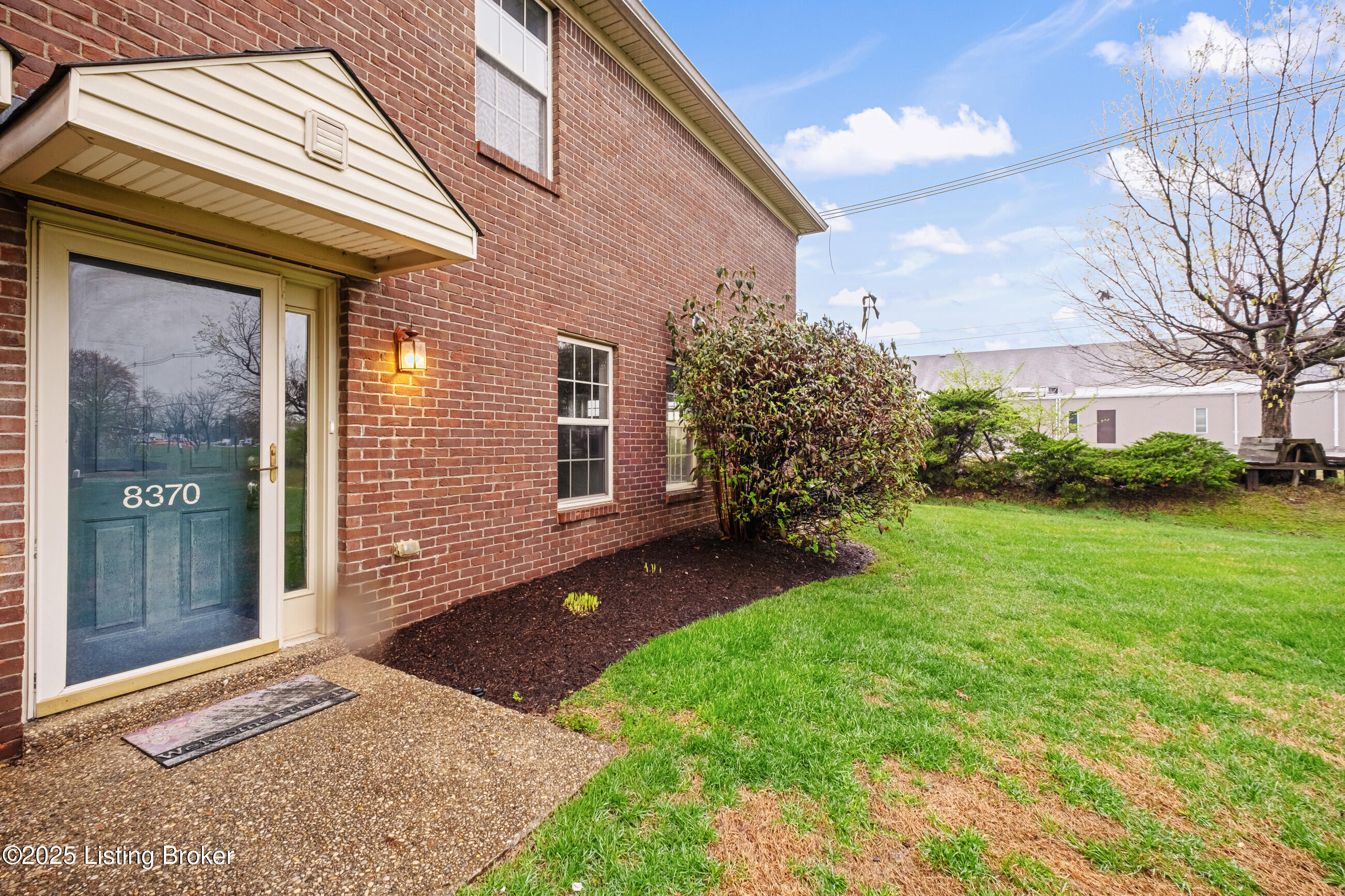 8370 Grand Trevi Dr, Louisville, Kentucky image 2
