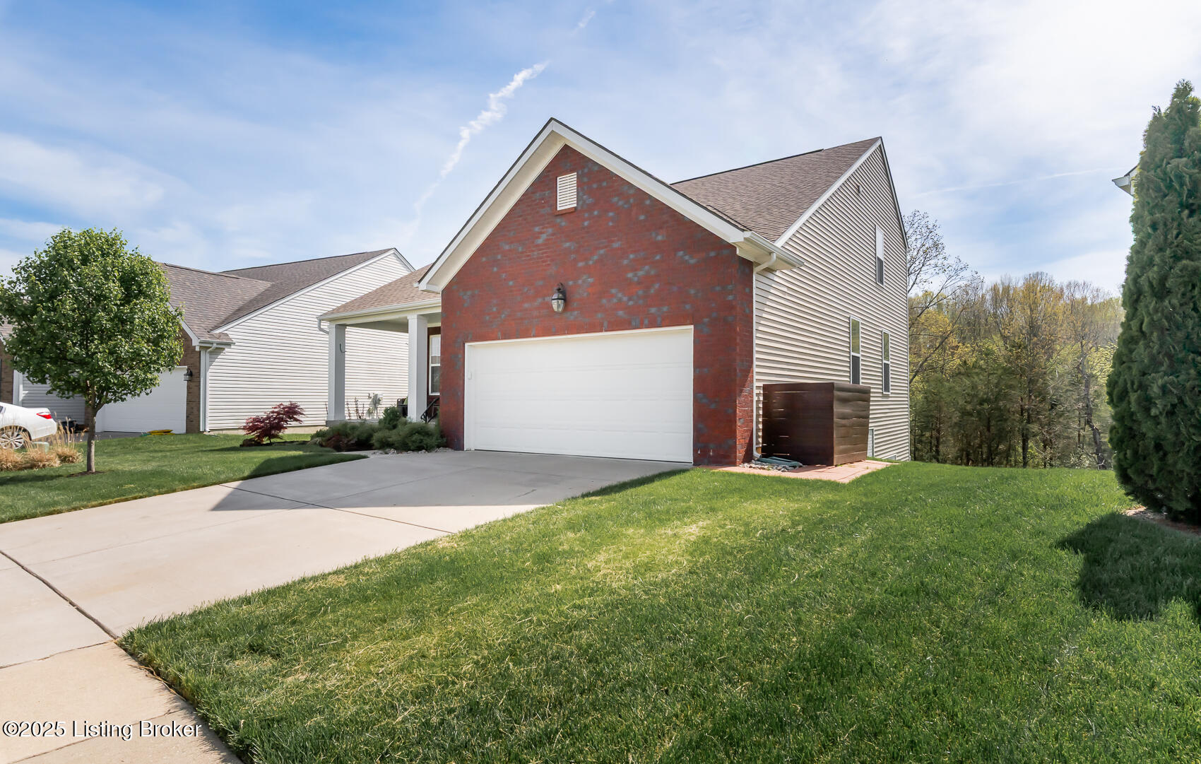 1061 Autumn Crest Ln, Louisville, Pennsylvania image 2