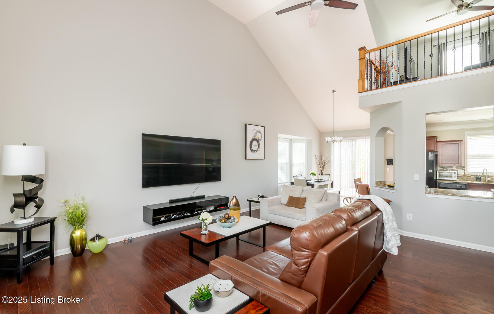 1061 Autumn Crest Ln, Louisville, Pennsylvania image 5