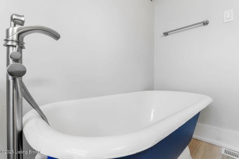 Tiny photo for 2342 Lansdowne Ave, Louisville, KY 40217 (MLS # 1709306)