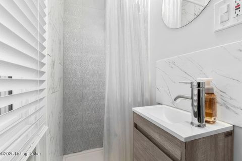 Tiny photo for 2342 Lansdowne Ave, Louisville, KY 40217 (MLS # 1709306)