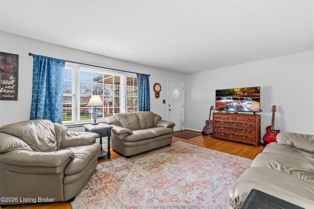 Photo of 509 Westwood Dr, Louisville, KY 40243 (MLS # 1711730)