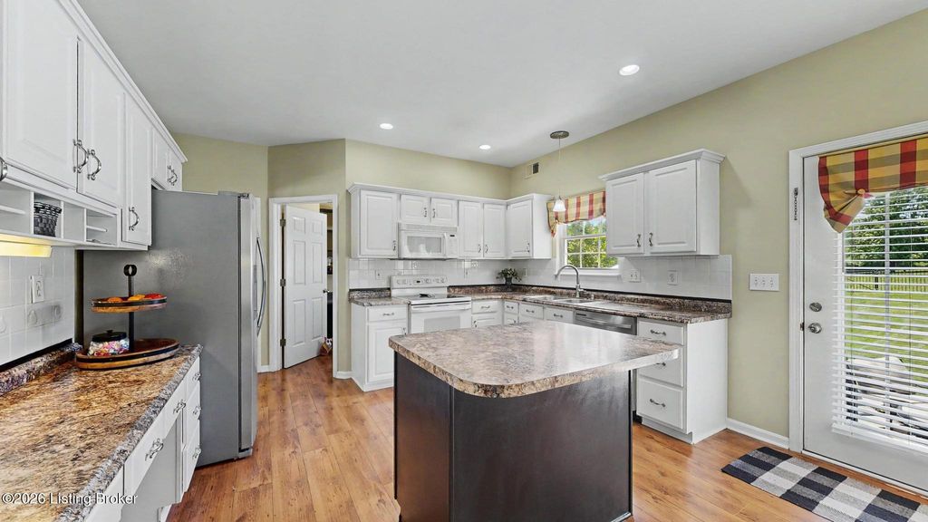 Photo of 15218 Abington Ridge Pl, Louisville, KY 40245 (MLS # 1720188)