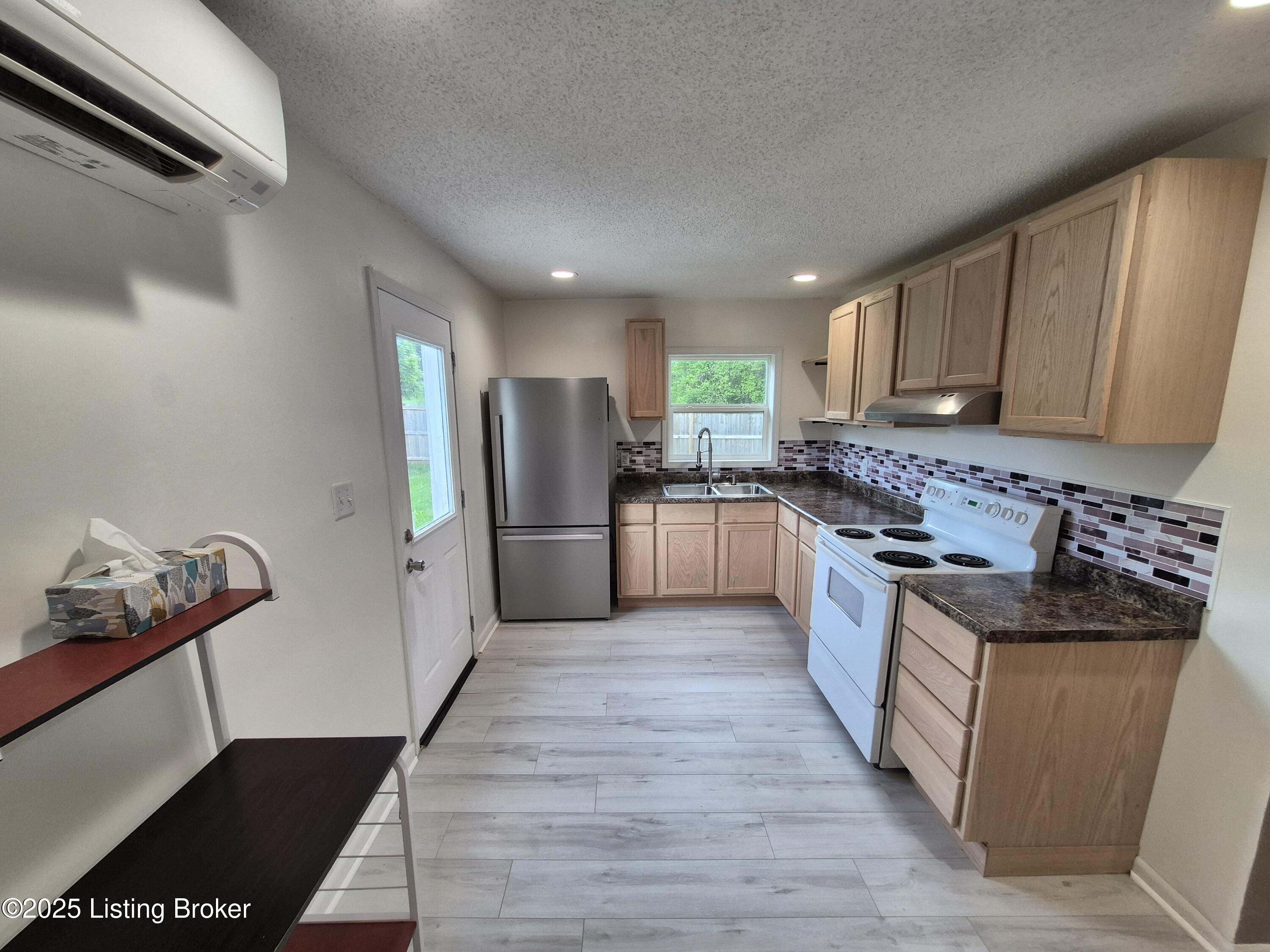 119 Melton Ave, Elizabethtown, Pennsylvania image 2