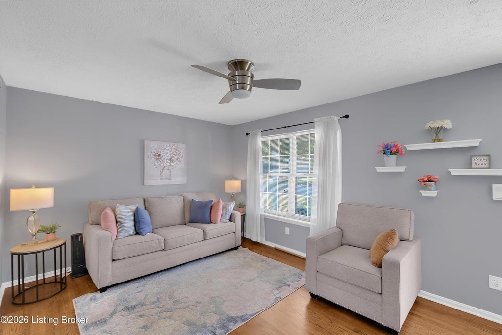 Photo of 4413 Baygarden Ct, Louisville, KY 40245 (MLS # 1728479)