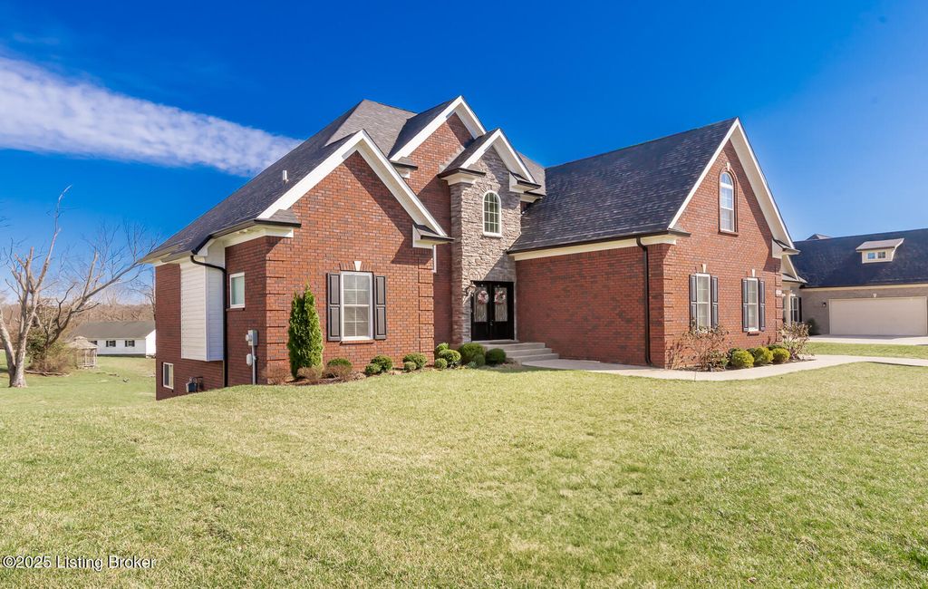Photo of 12615 Valley Pine Dr, Louisville, KY 40299 (MLS # 1700072)