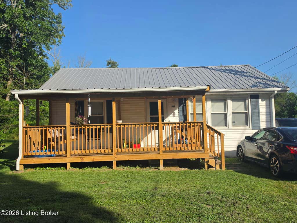 Photo of 311 Howard St, Campbellsville, KY 42718 (MLS # 1726464)