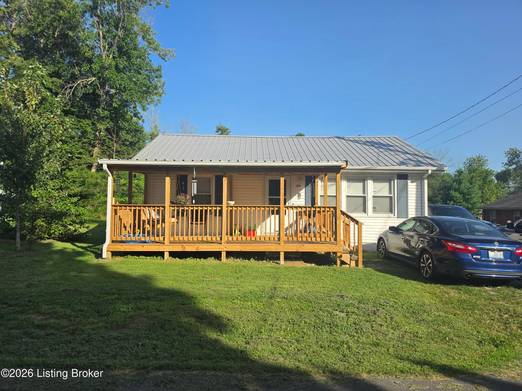 Photo of 311 Howard St, Campbellsville, KY 42718 (MLS # 1726464)
