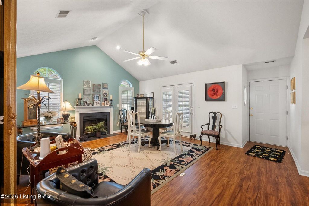 Photo of 8405 Fox Pointe Pl, Lyndon, KY 40242 (MLS # 1714631)