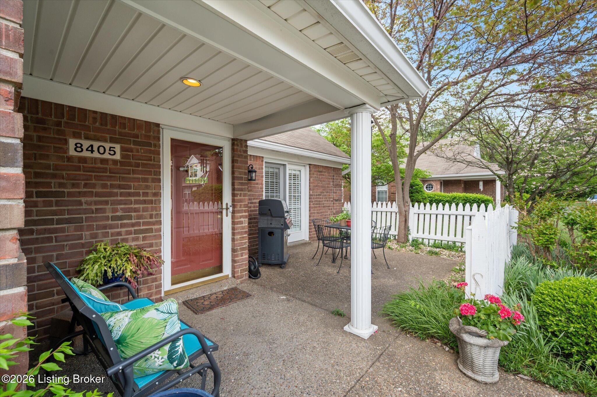 8405 Fox Pointe Pl