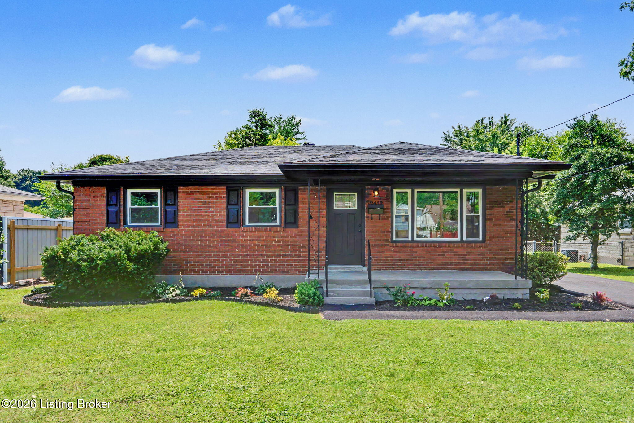 Photo 1 of 44 — 2412 Waco Ct, Louisville, KY 40216