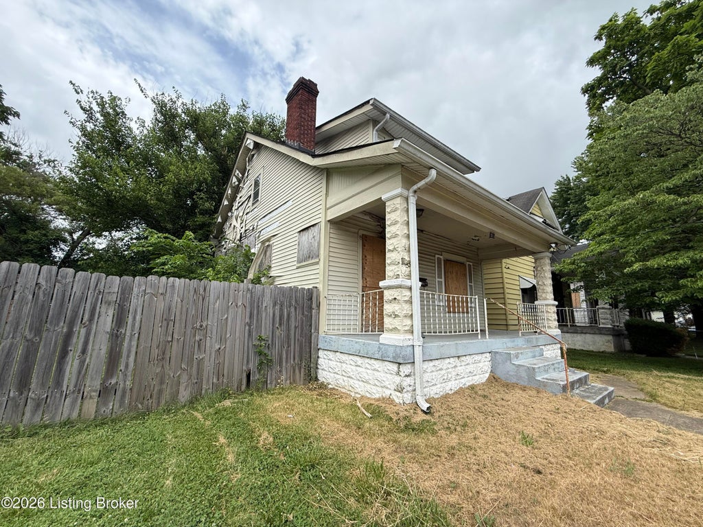 Photo of 2113 W Hill St, Louisville, KY 40210 (MLS # 1720184)