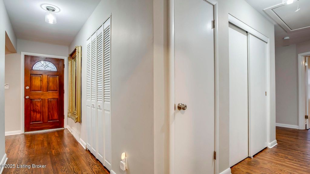 Photo of 3608 Hanover Rd, Louisville, KY 40207 (MLS # 1714995)