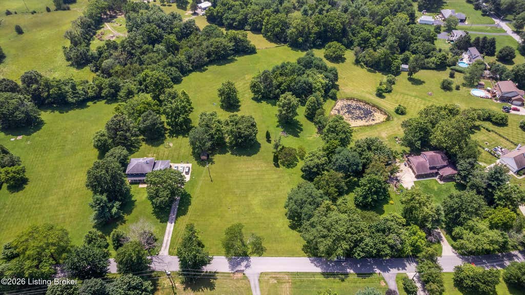 Photo of 3820 Carriage Hill Dr, Crestwood, KY 40014 (MLS # 1725644)