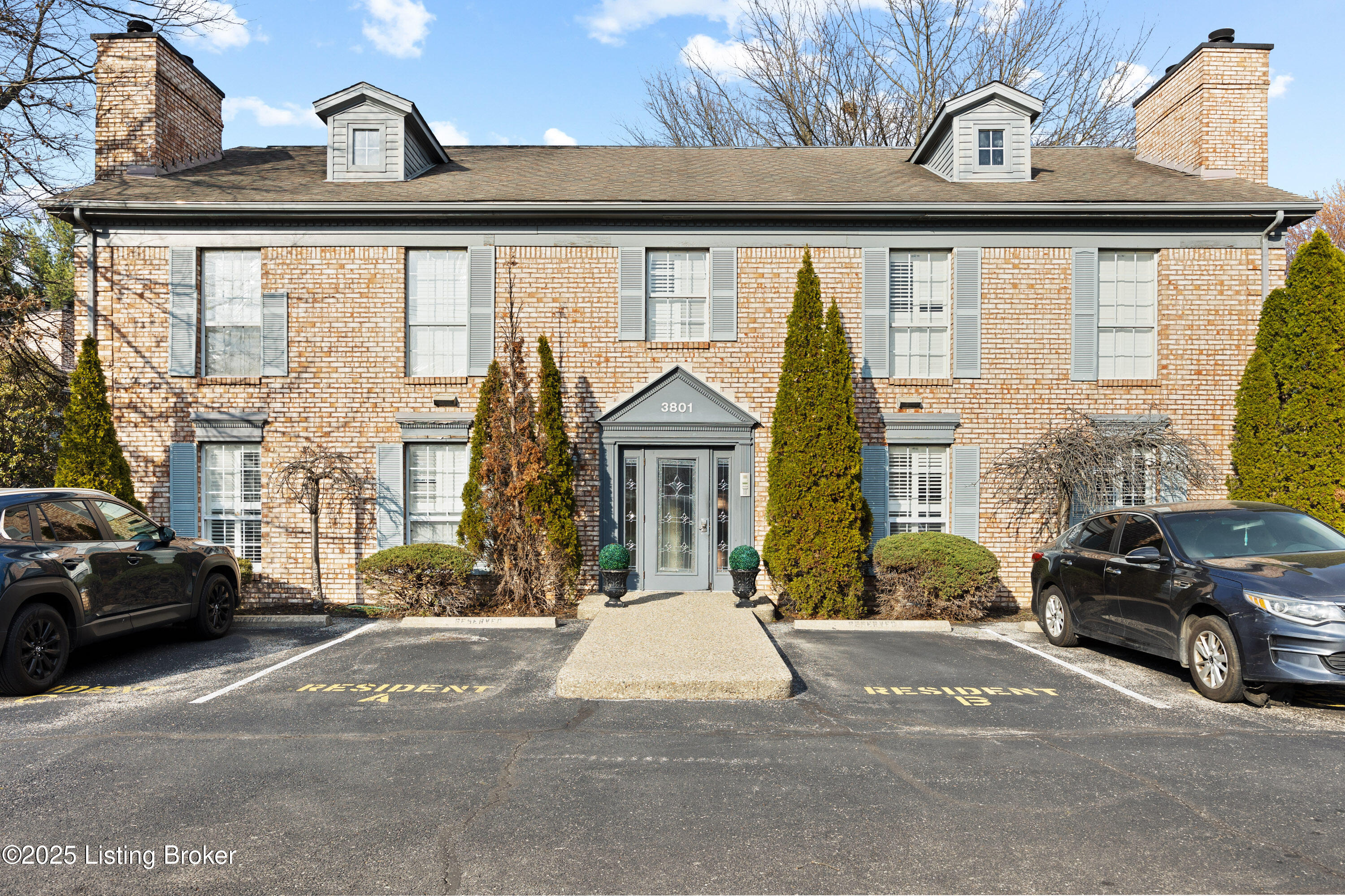 3801 Chamberlain Ln #B, Louisville, Kentucky image 2