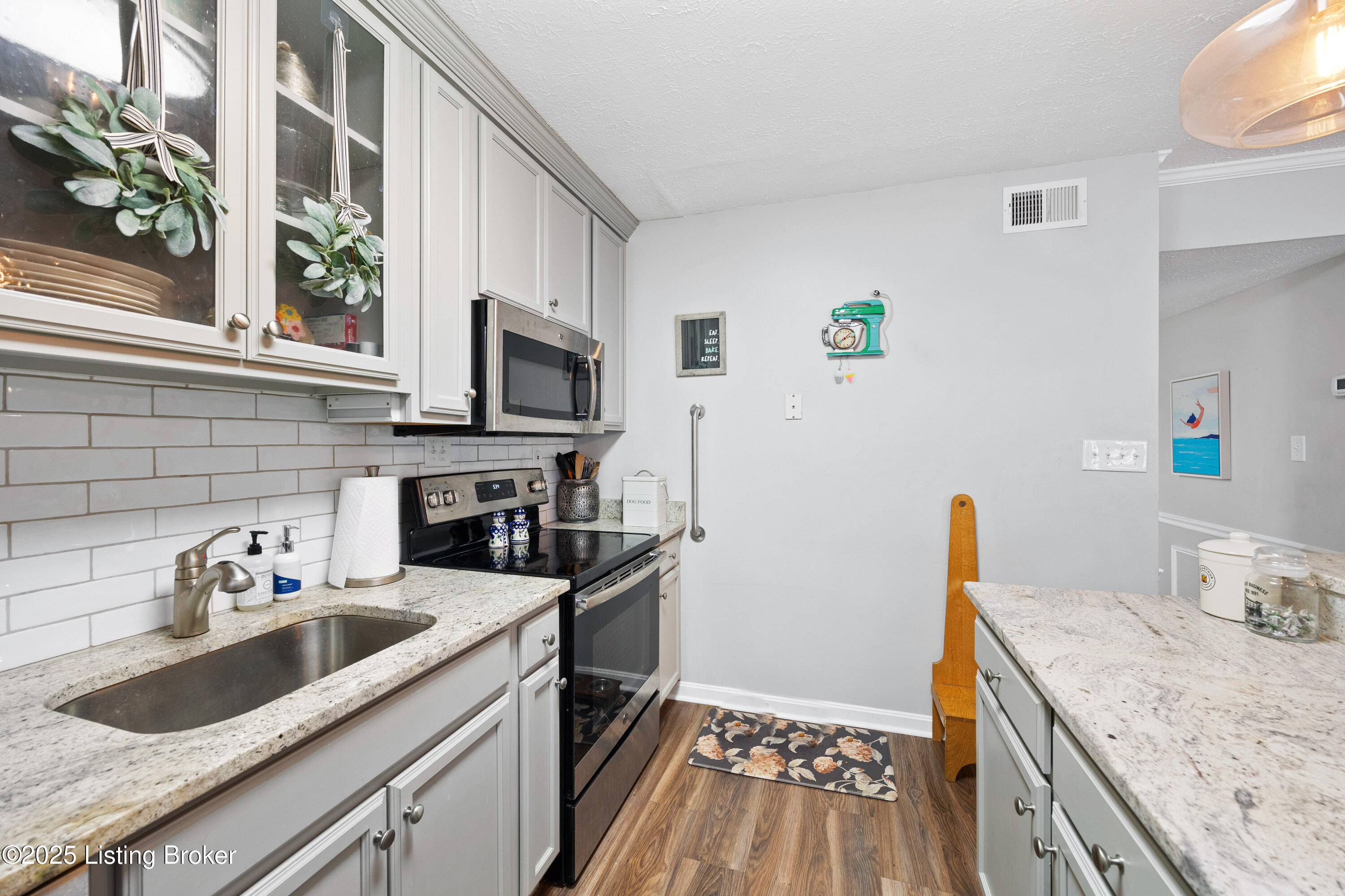 3801 Chamberlain Ln #B, Louisville, Kentucky image 9