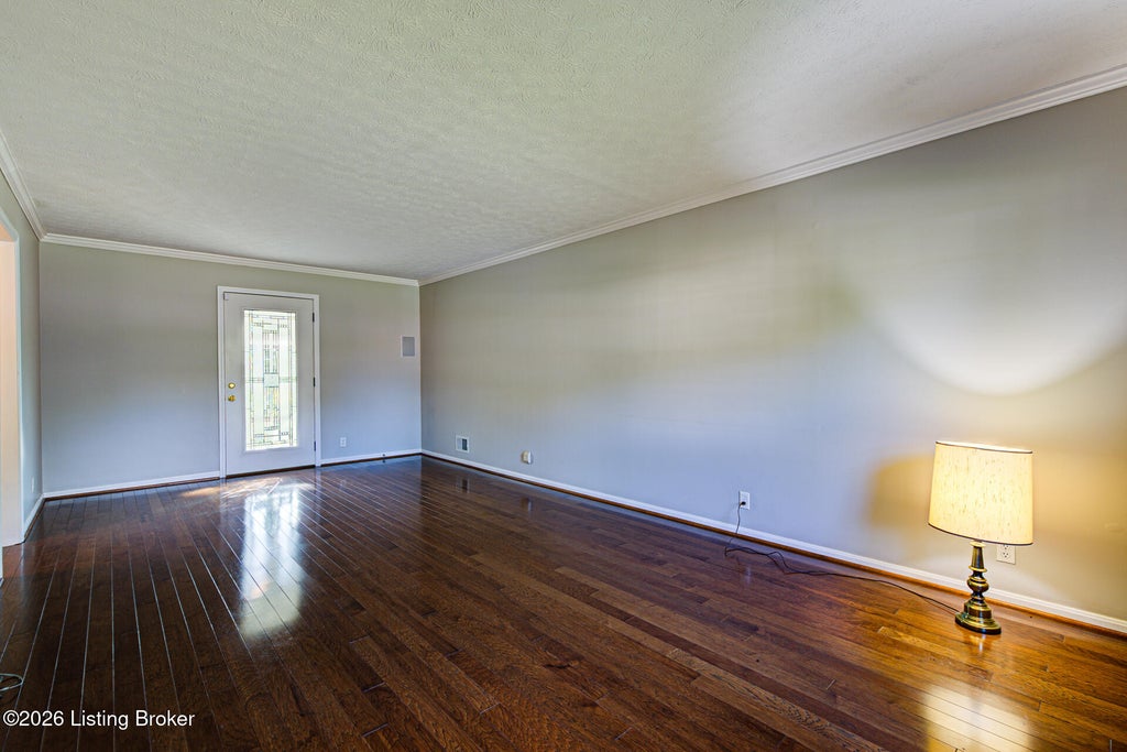 Photo of 816 Foxwood Ave, Louisville, KY 40223 (MLS # 1730279)
