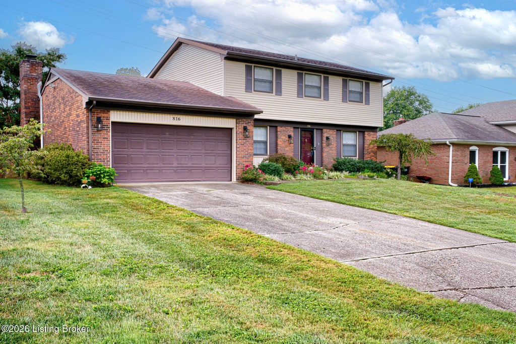 Photo of 816 Foxwood Ave, Louisville, KY 40223 (MLS # 1730279)