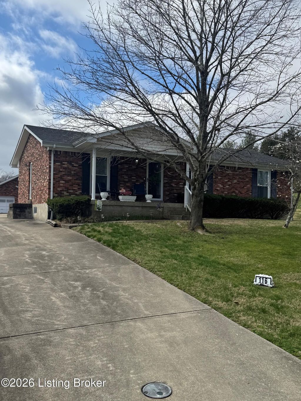 Photo of 116 Rosebank Ct, Louisville, KY 40118 (MLS # 1710934)