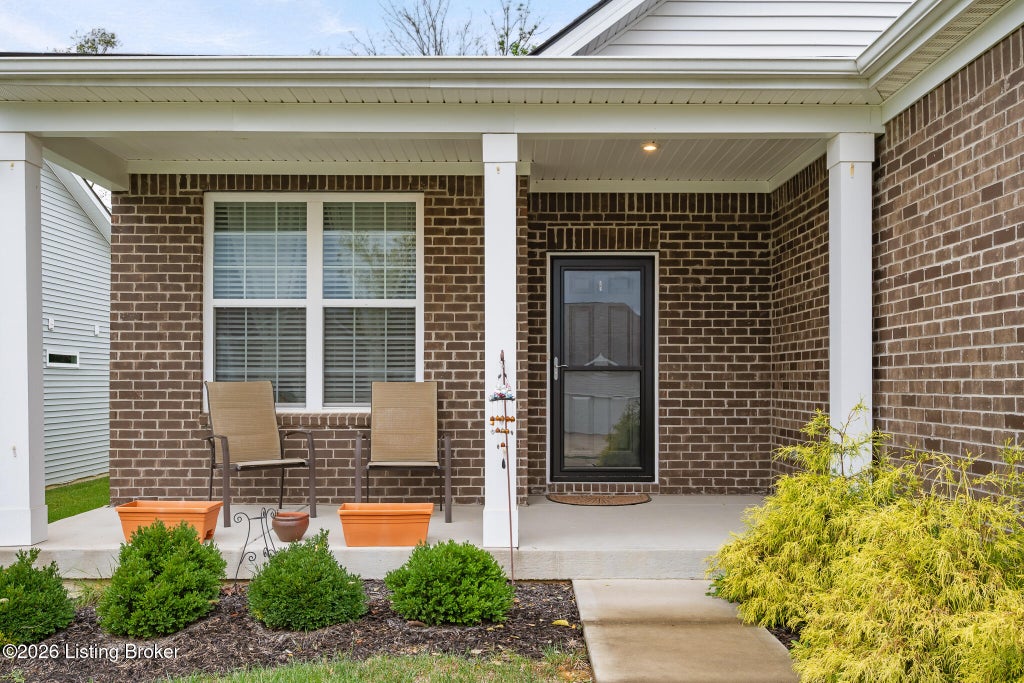 Photo of 4010 Blackthorn Pl, La Grange, KY 40031 (MLS # 1732379)