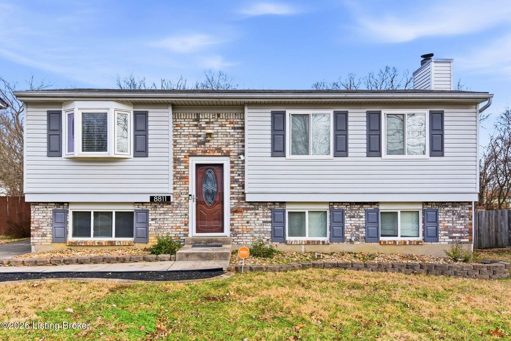 Photo of 8811 Old Ironsides Dr, Louisville, KY 40228 (MLS # 1707230)