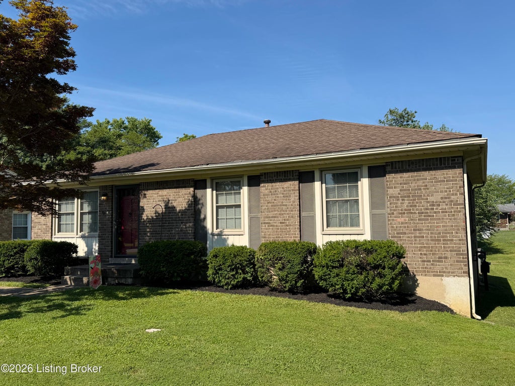 Photo of 5902 Bucks Ln, Louisville, KY 40291 (MLS # 1725004)