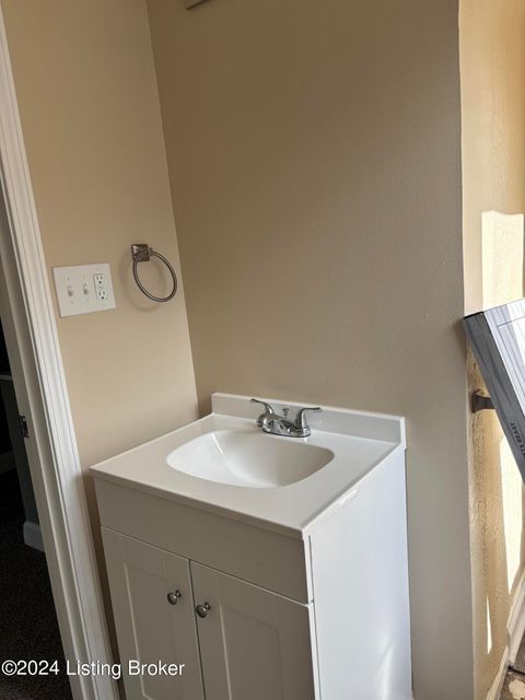 Tiny photo for 405 S 41st St, Louisville, KY 40212 (MLS # 1704977)