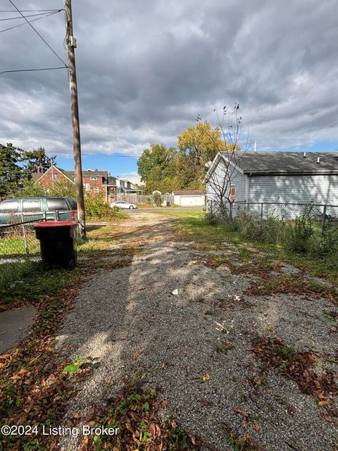 Tiny photo for 405 S 41st St, Louisville, KY 40212 (MLS # 1704977)