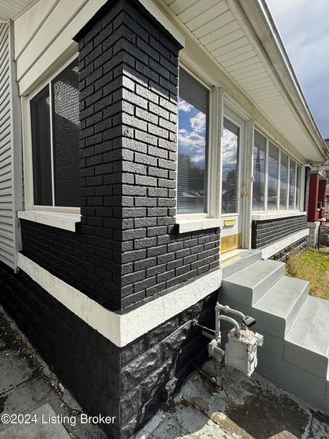 Tiny photo for 405 S 41st St, Louisville, KY 40212 (MLS # 1704977)