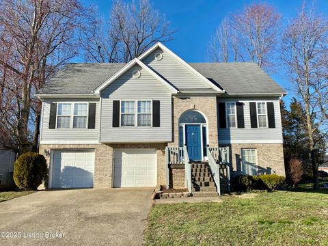 Photo of 6901 Brook Bend Way, Louisville, KY 40229 (MLS # 1704925)