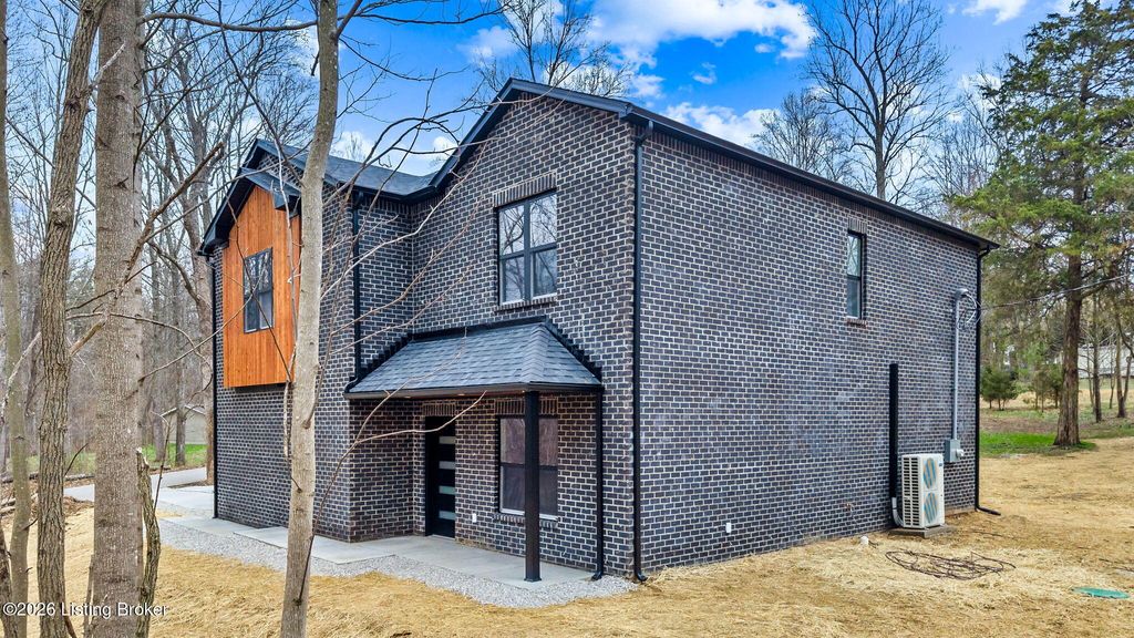 Photo of 7725 Greenbrier Rd, Georgetown, IN 47122 (MLS # 1711137)