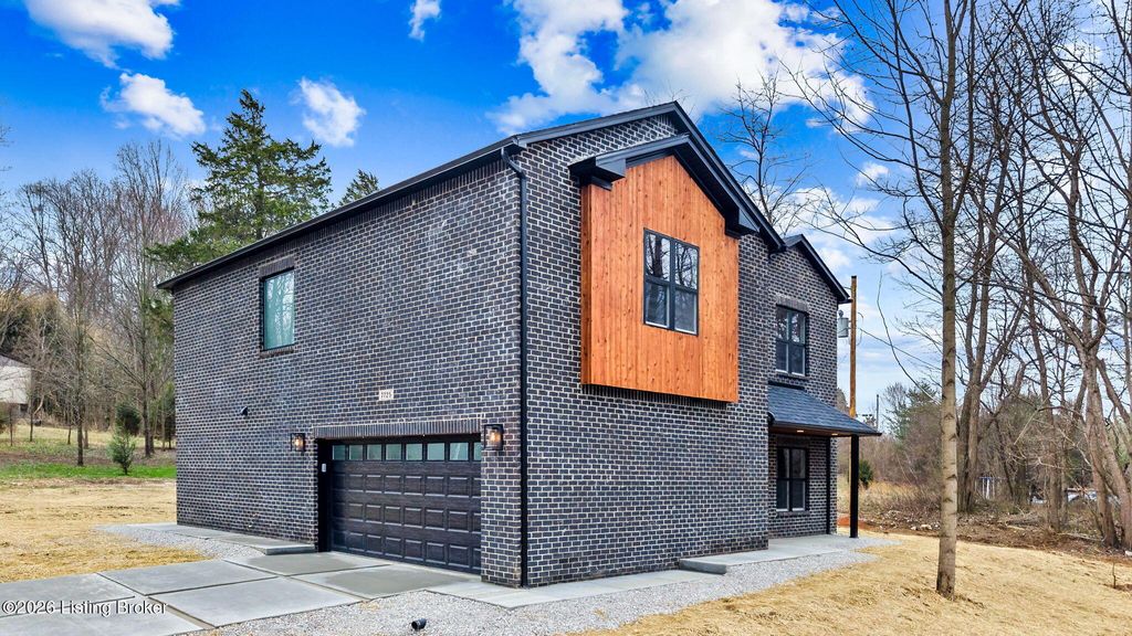 Photo of 7725 Greenbrier Rd, Georgetown, IN 47122 (MLS # 1711137)