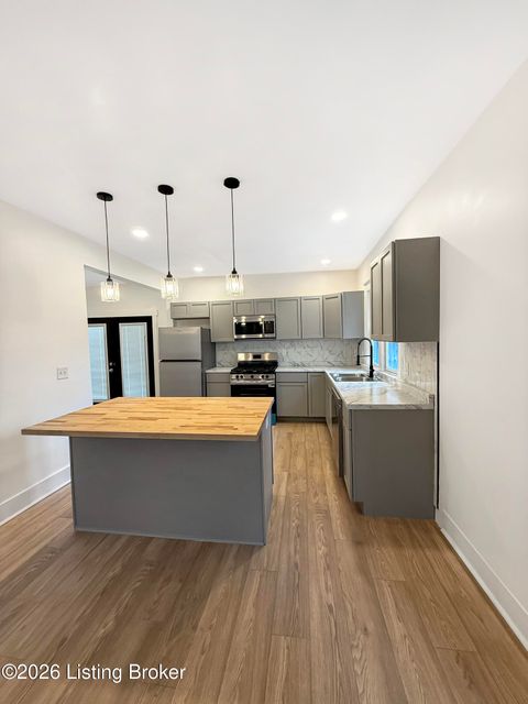 Tiny photo for 237 Glendora Ave, Louisville, KY 40212 (MLS # 1709429)