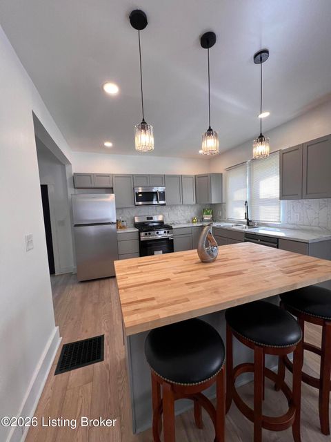 Tiny photo for 237 Glendora Ave, Louisville, KY 40212 (MLS # 1709429)