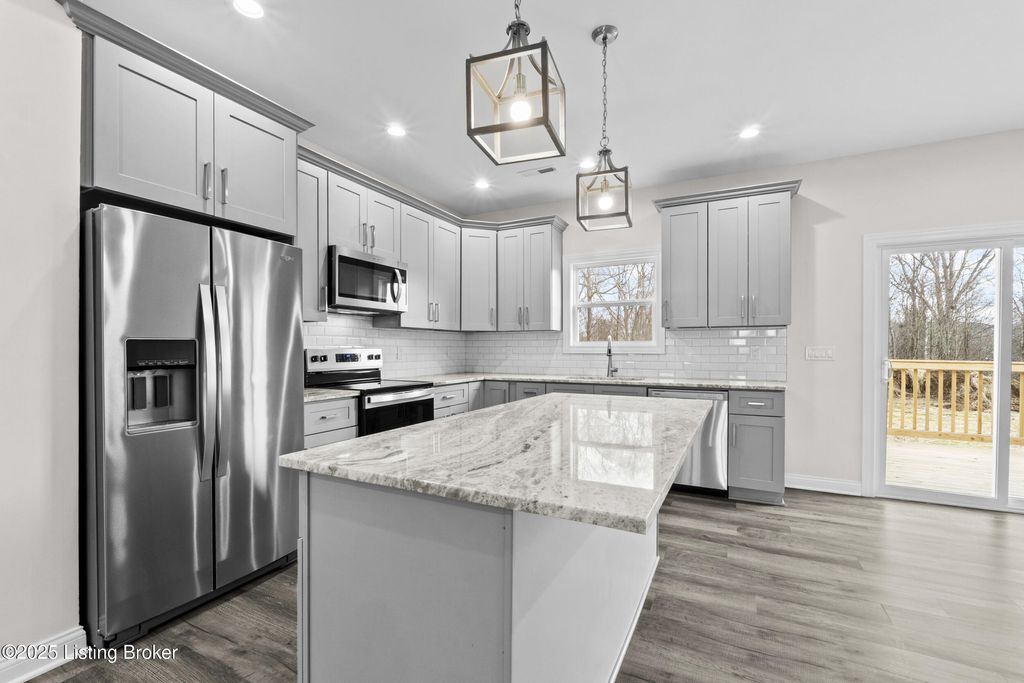 Photo of 213 Alreva Rd, Louisville, KY 40216 (MLS # 1711139)