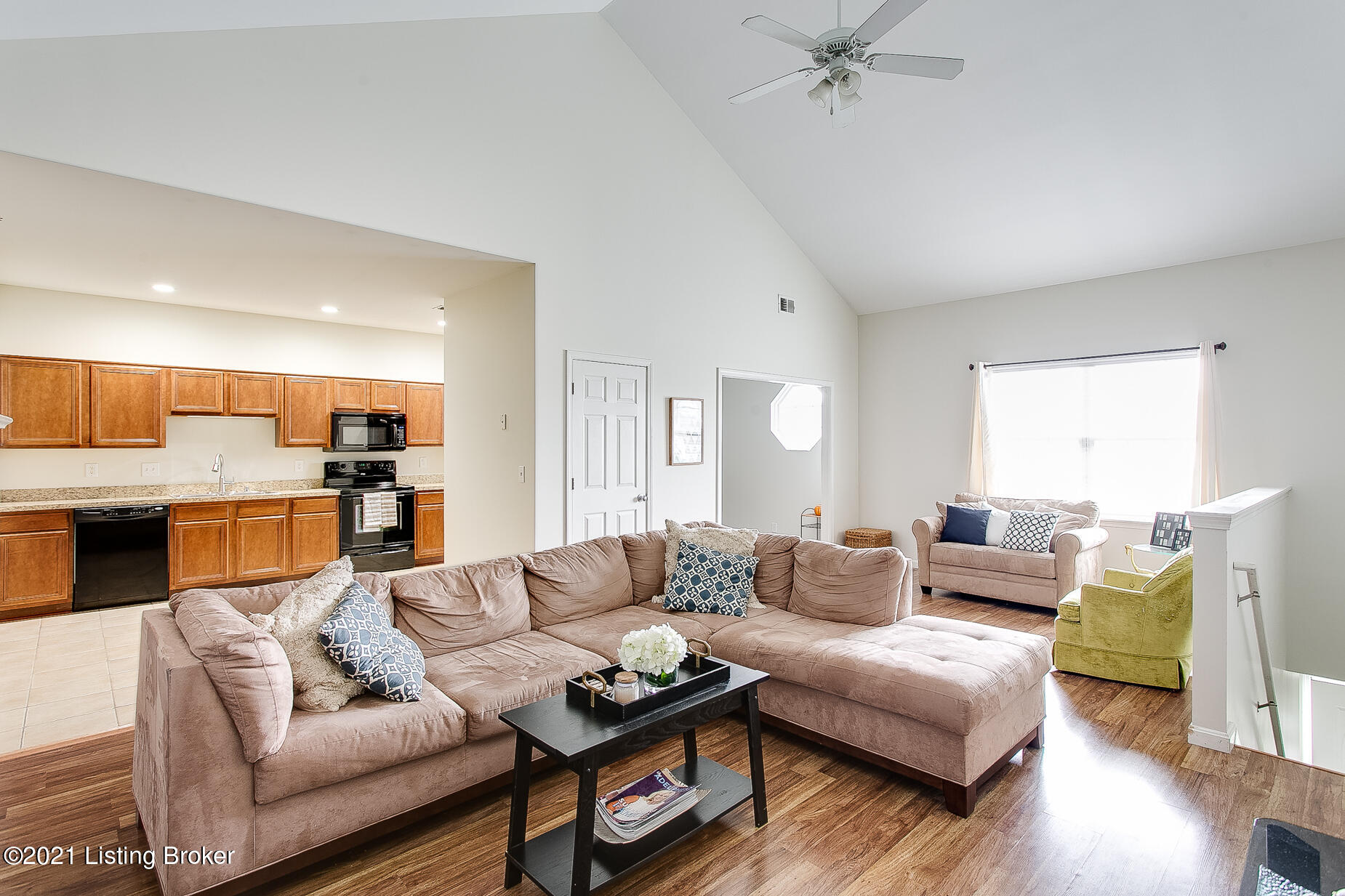 Photo 1 of 27 — 329 S Dorsey Ln, Louisville, KY 40223