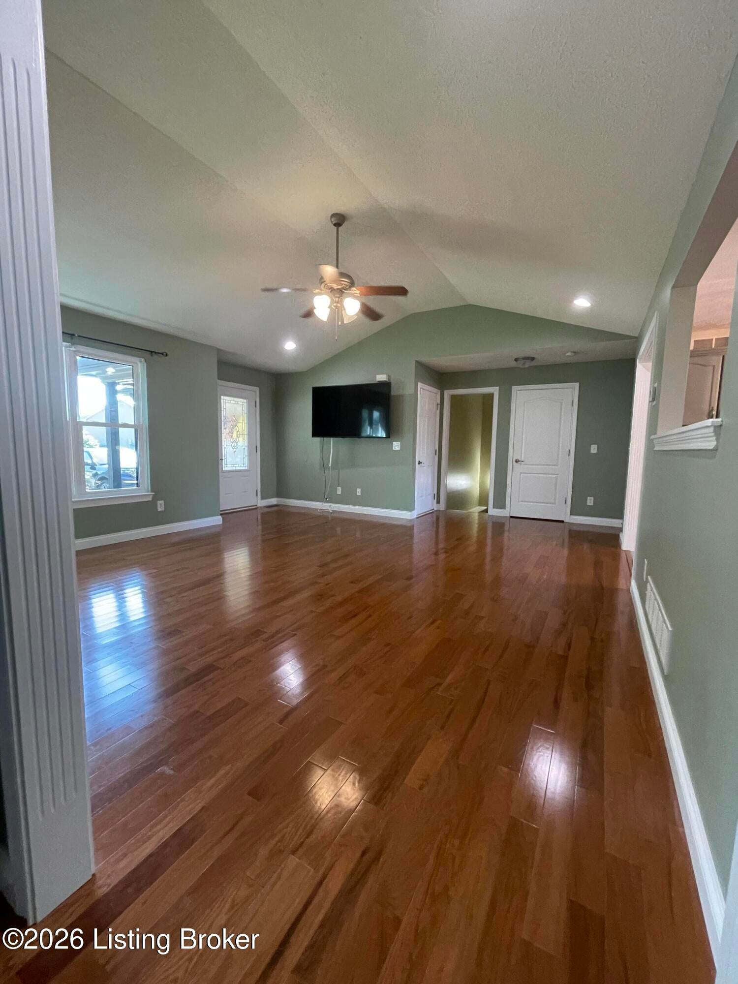 159 Wiltshire Ave - Photo 2
