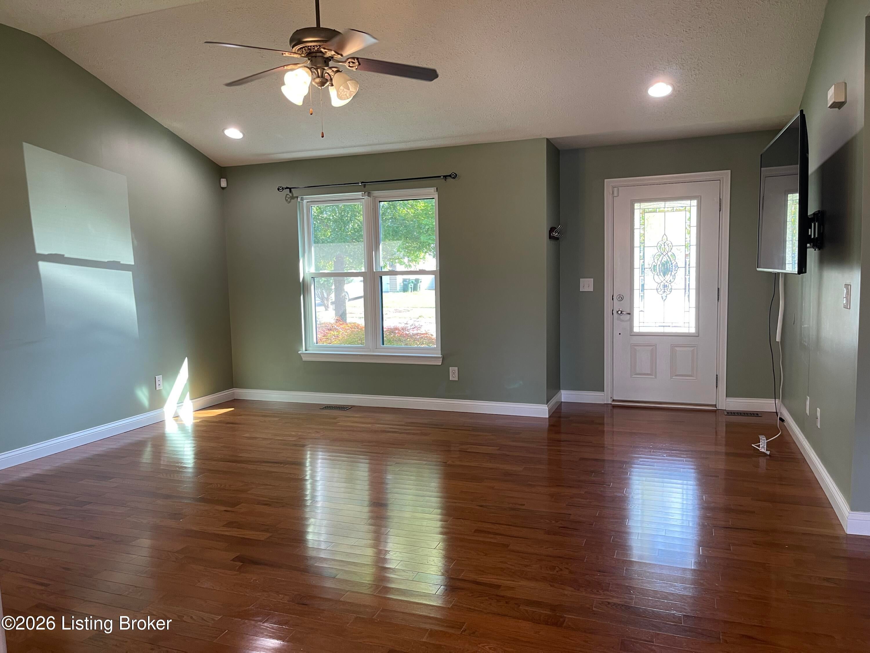159 Wiltshire Ave - Photo 3