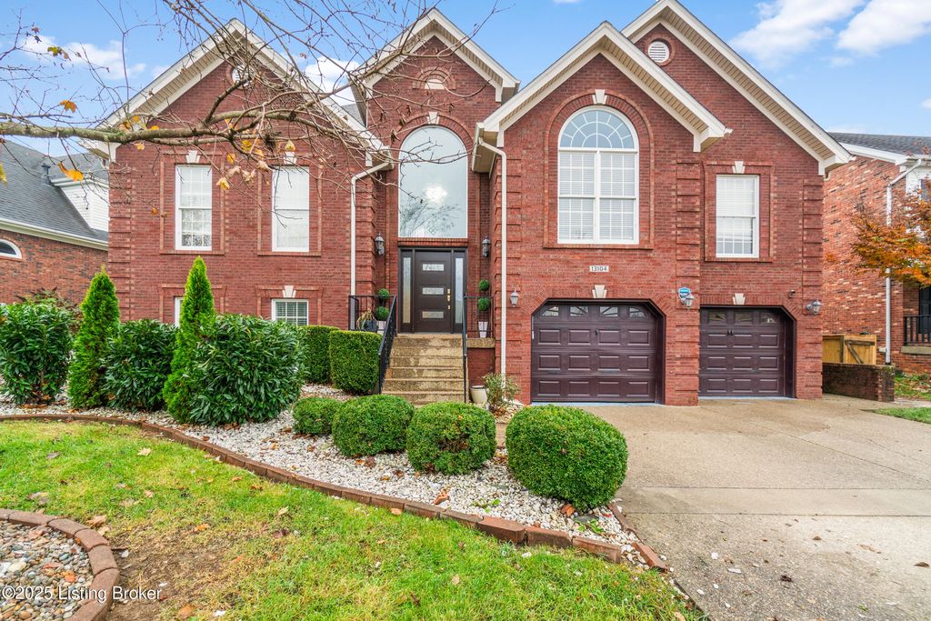 Photo of 13104 Willow Forest Dr, Louisville, KY 40245 (MLS # 1705307)