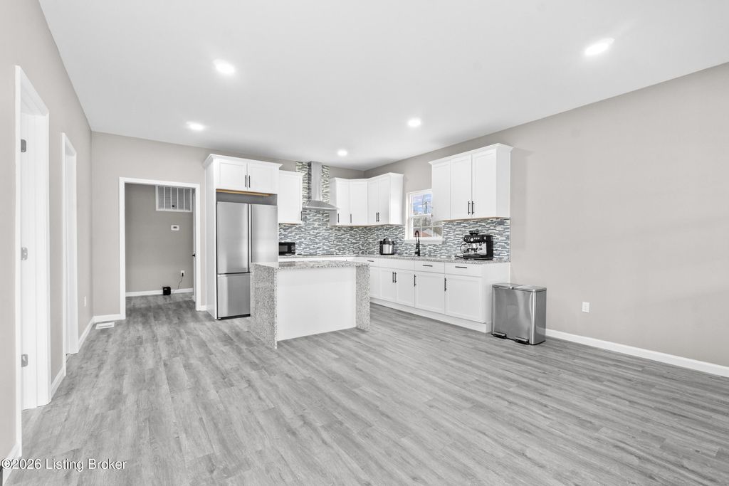 Photo of 1313 Cleo Ave, Louisville, KY 40213 (MLS # 1714060)