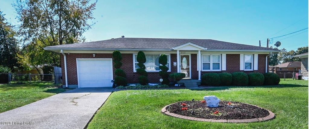Photo of 2528 Hampstead Dr, Louisville, KY 40216 (MLS # 1713779)